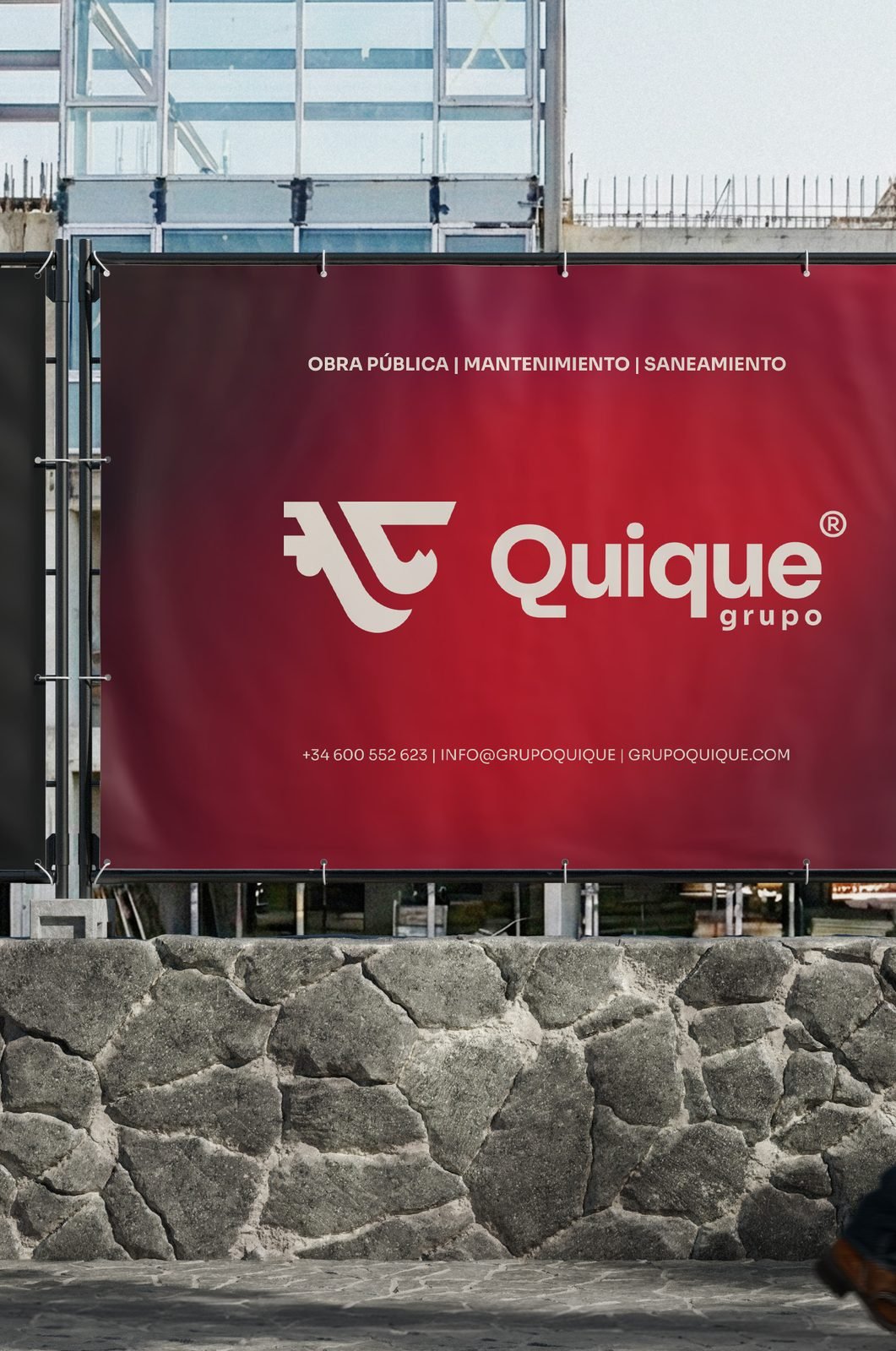 Obra con presencia de Grupo Quique y operario con EPI